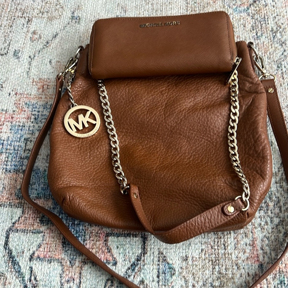 Michael Kors purse and wallet in excellent condition.